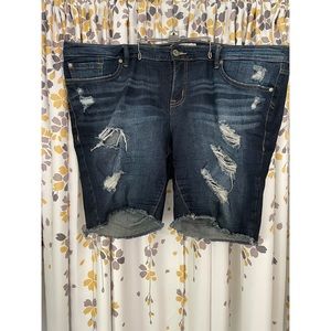 Torrid size 20 distressed shorts